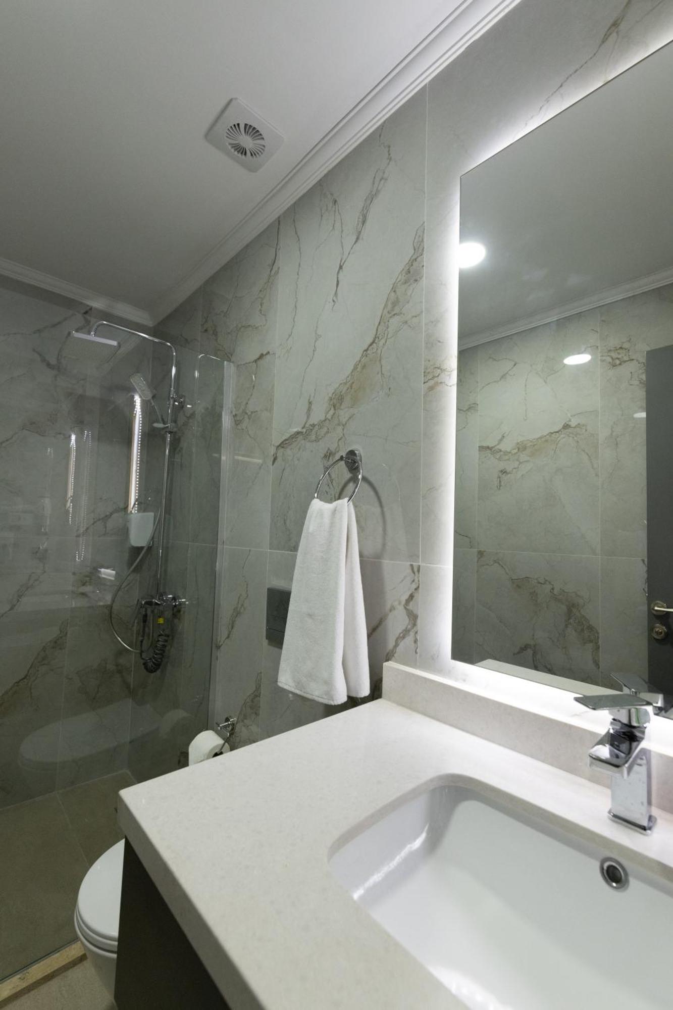 Three Points Hotel Бельдиби Экстерьер фото