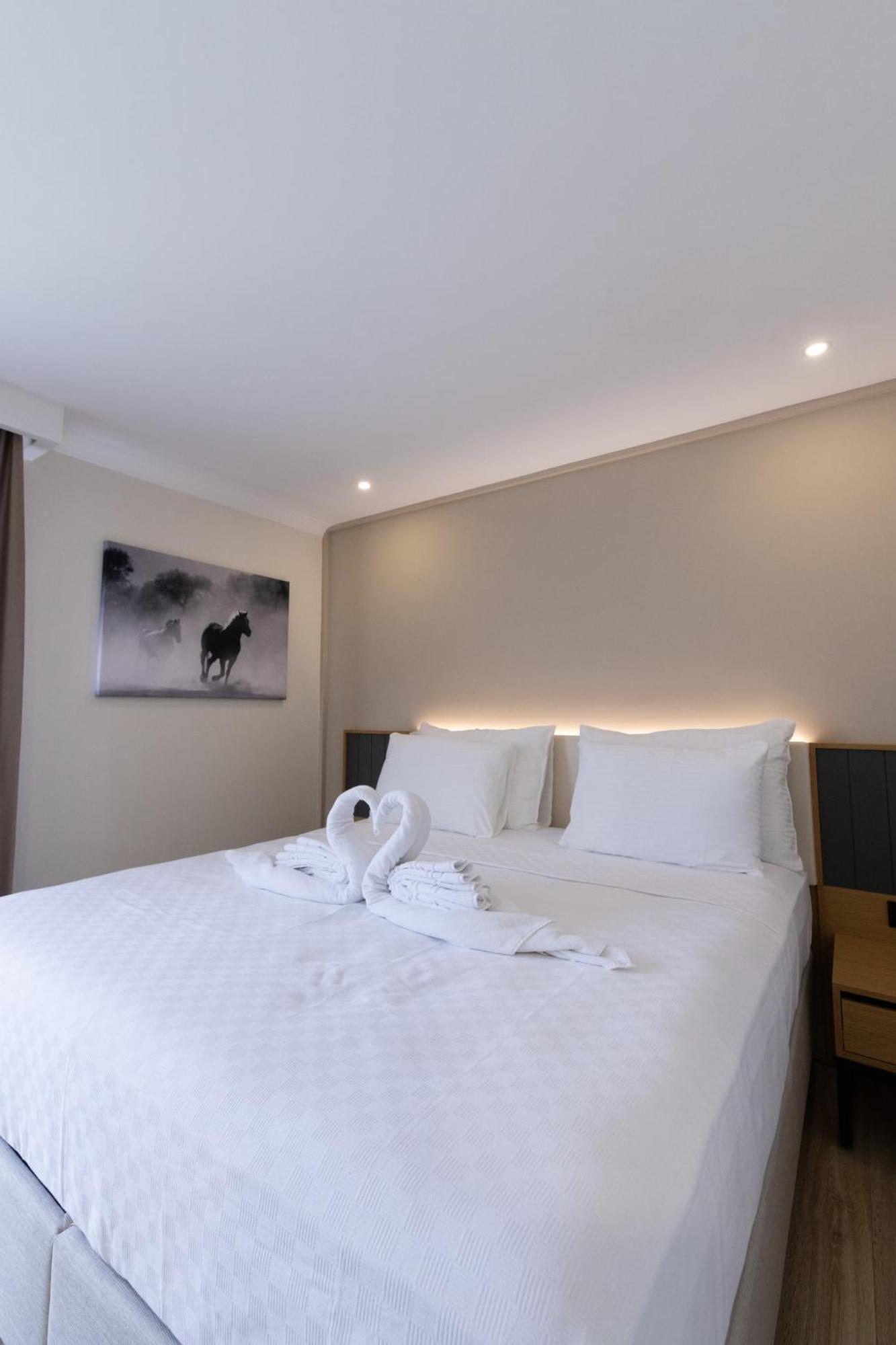 Three Points Hotel Бельдиби Экстерьер фото