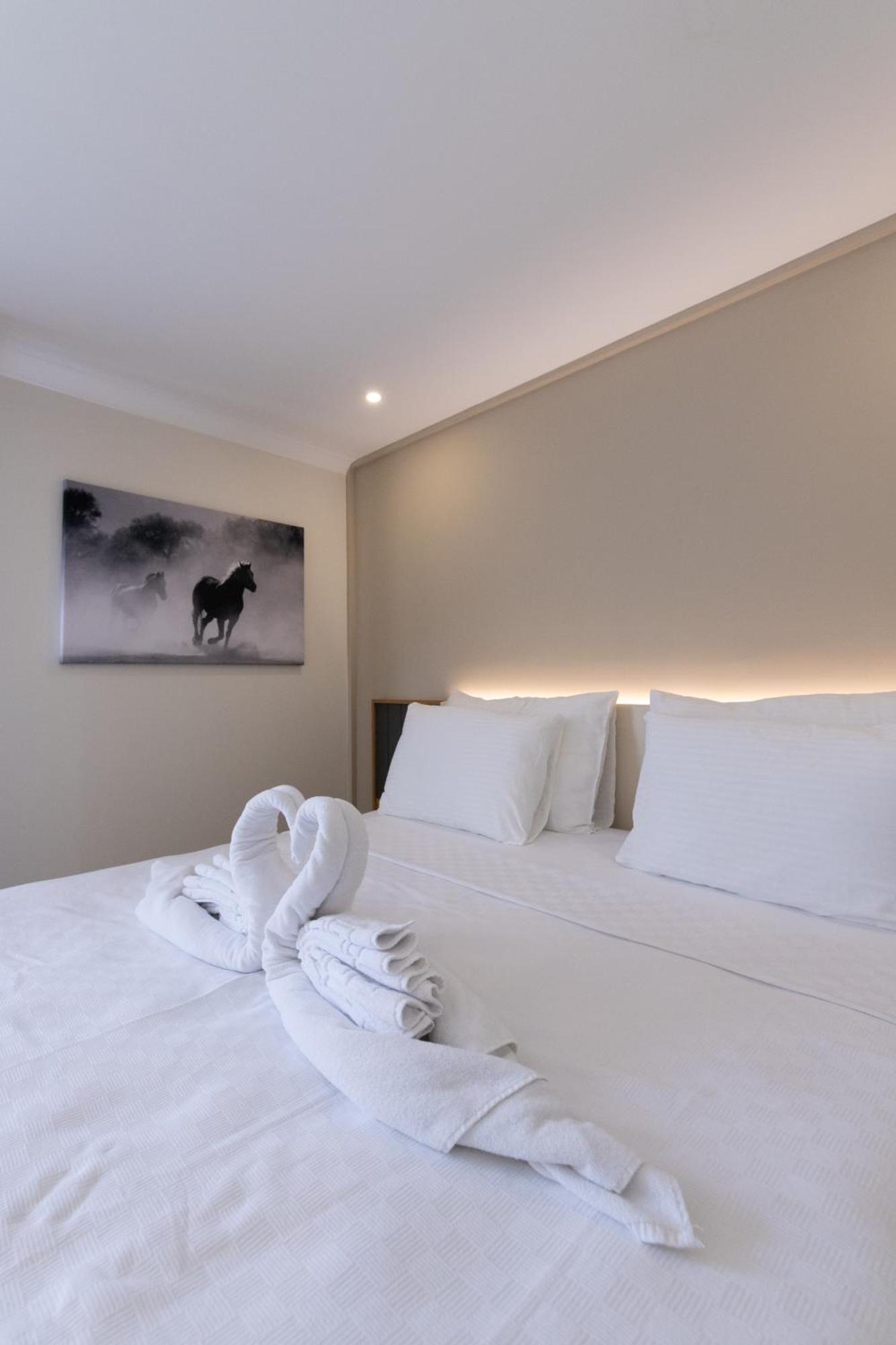 Three Points Hotel Бельдиби Экстерьер фото
